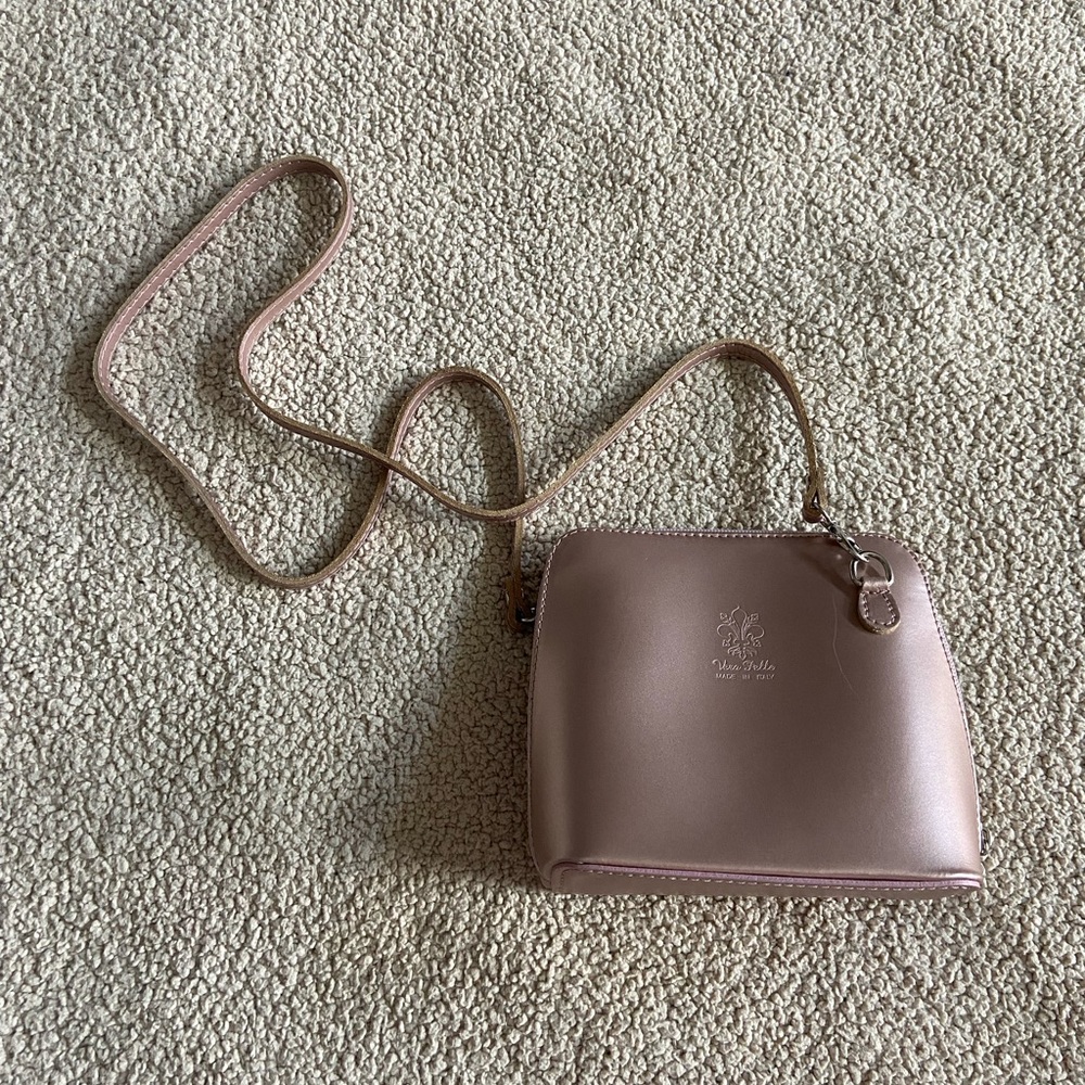 🔸 Vera Pelle 🔸 metallic crossbody purse